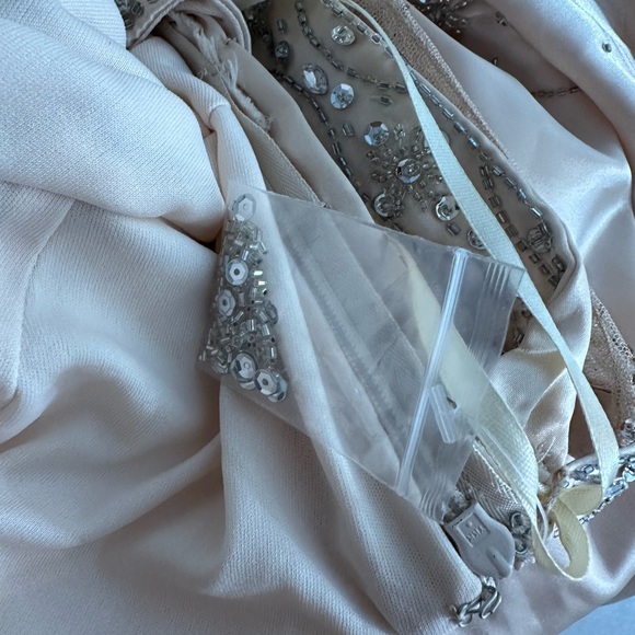 Halter Beaded Evening Dresses, Prom/Holiday Dresses. Size 2 . Gorgeous dress 😍 - Picture 12 of 13